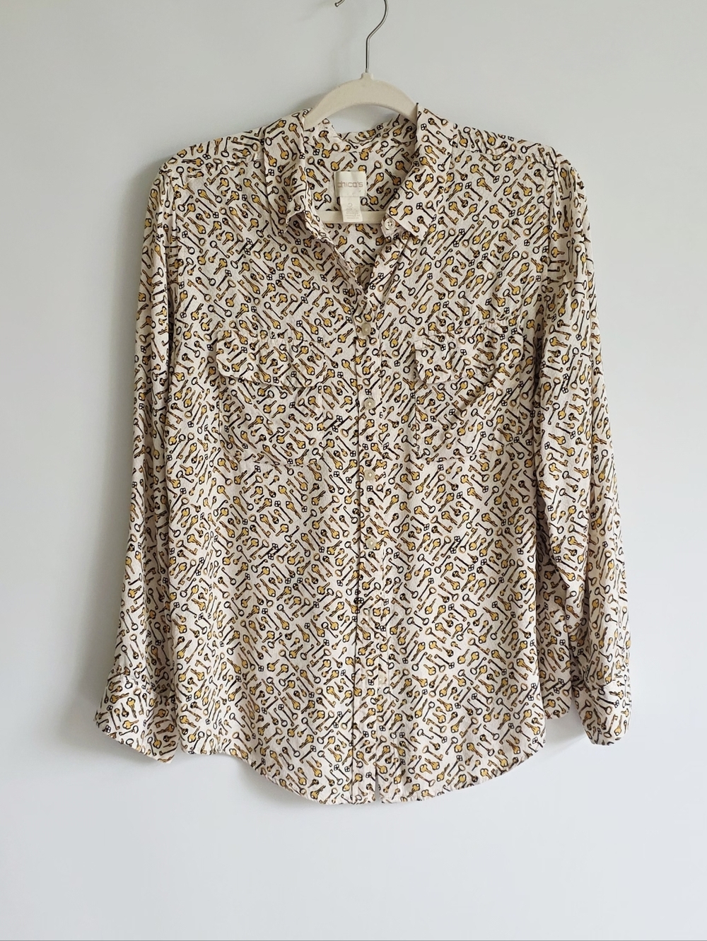 Chico's Cream Button-Down Long Sleeves Shirt Key Novelty Print Women's Size 2